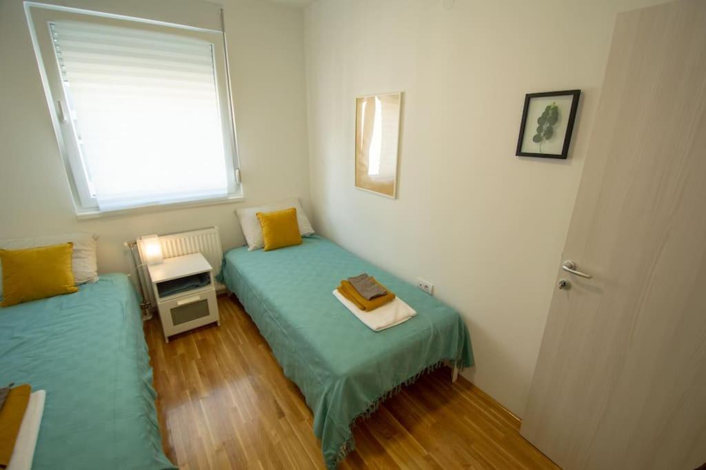 White Fields-Central 2-Bdrm Apartment With Parking Novi Sad Exterior foto