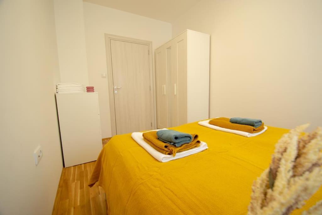 White Fields-Central 2-Bdrm Apartment With Parking Novi Sad Exterior foto