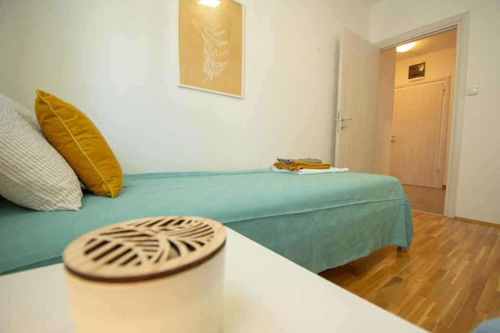 White Fields-Central 2-Bdrm Apartment With Parking Novi Sad Exterior foto